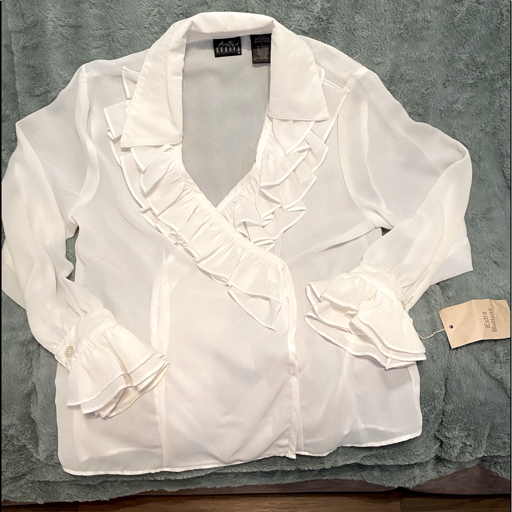 Europa Brand Blouse Nwt Sheer Material Comes From A SmokeFree Home